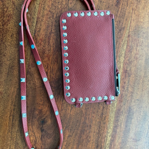 BANDOLIER Pebble Leather Pyramid Stud Zip Pouch – Cranberry Red/Silver & Strap - Picture 6 of 8